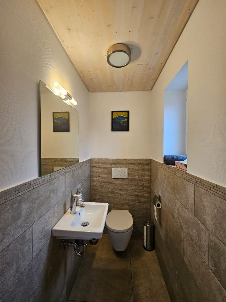 Das Gästeklo des Ferienhauses in Überlingen im UG